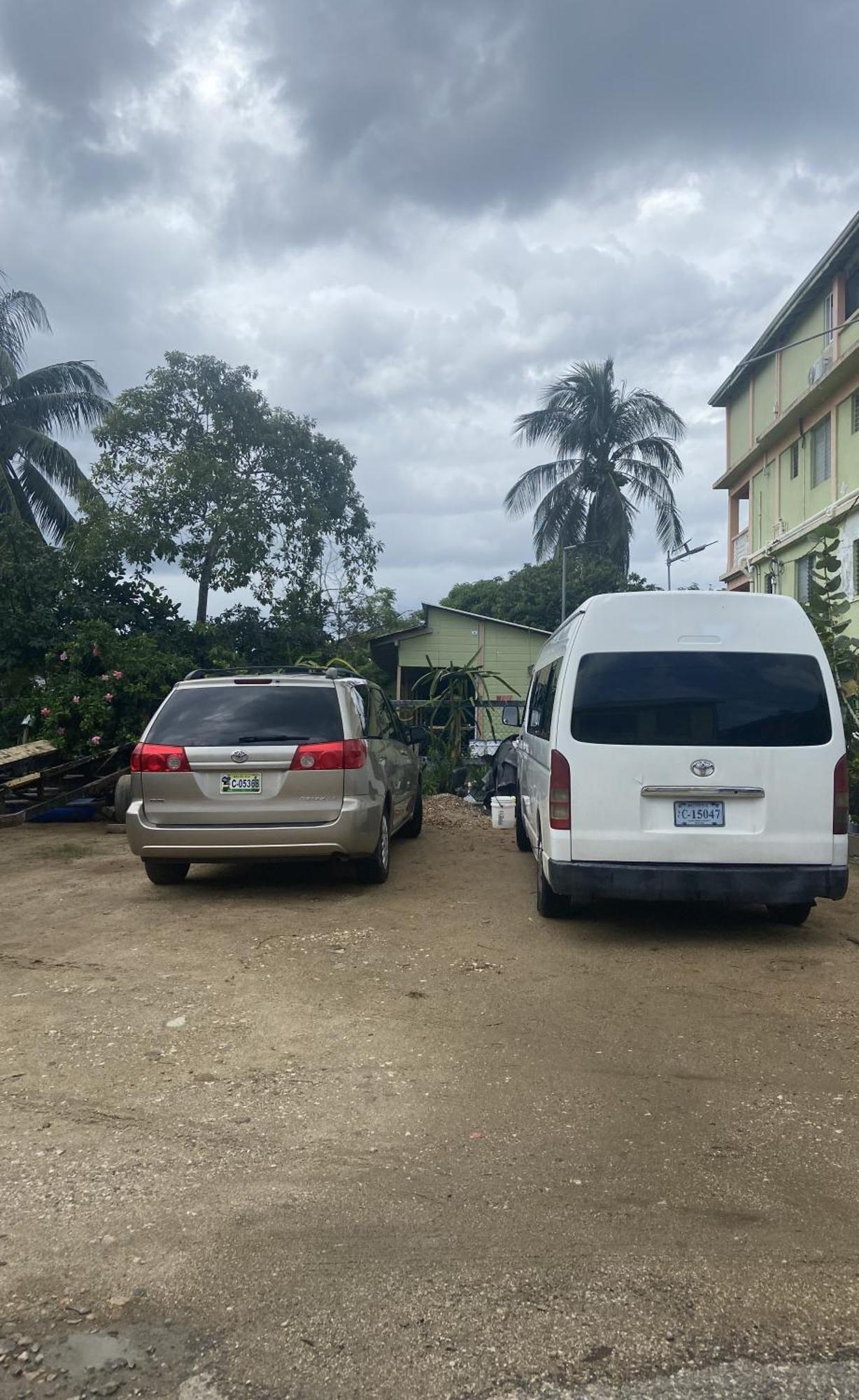 Chaleanor Hotel Dangriga Exterior photo