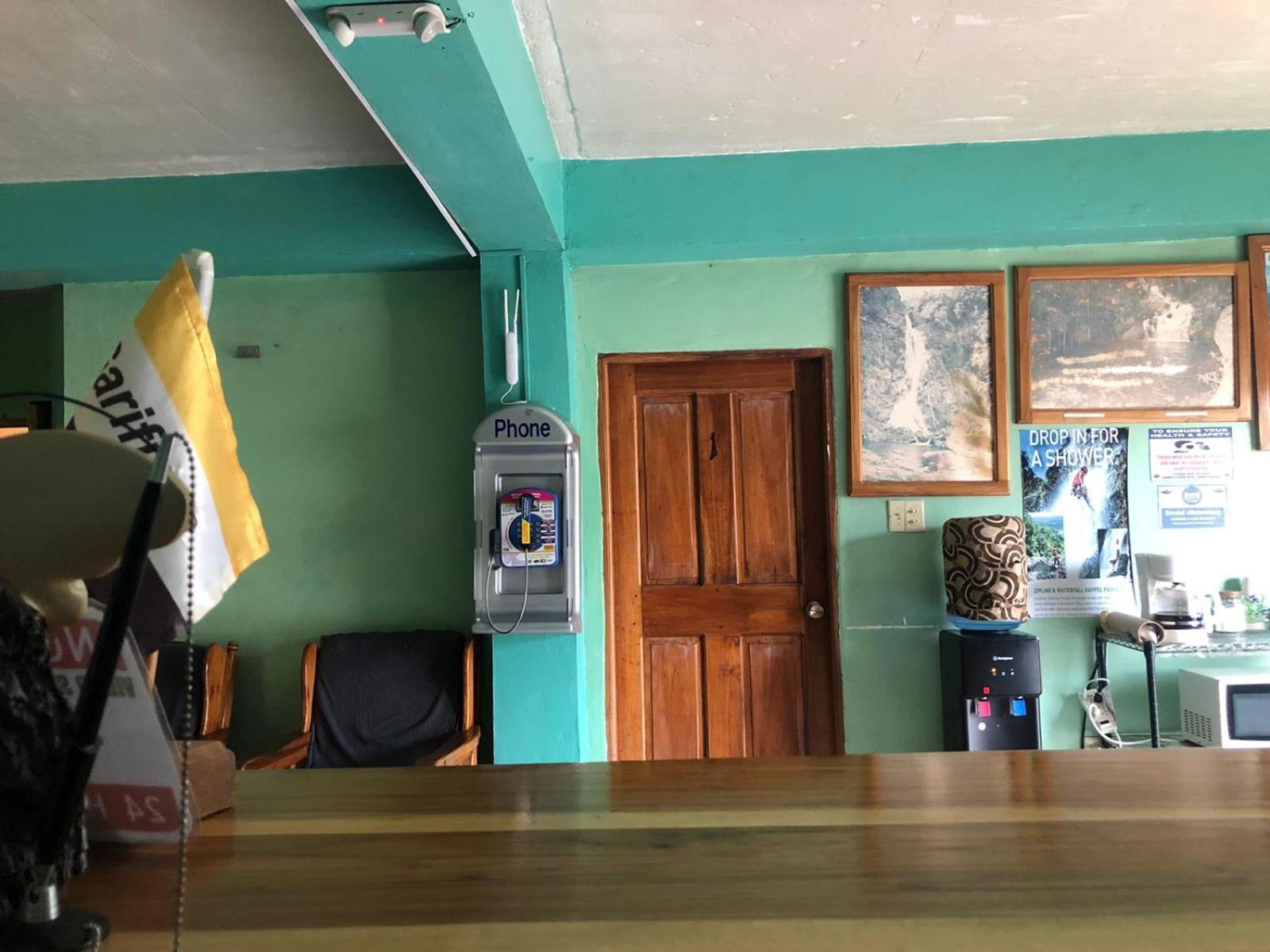 Chaleanor Hotel Dangriga Exterior photo