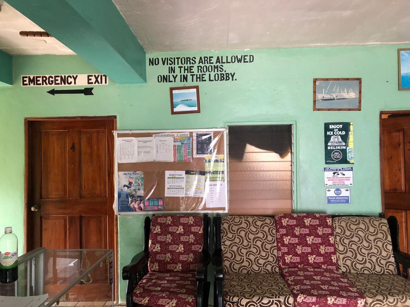 Chaleanor Hotel Dangriga Exterior photo