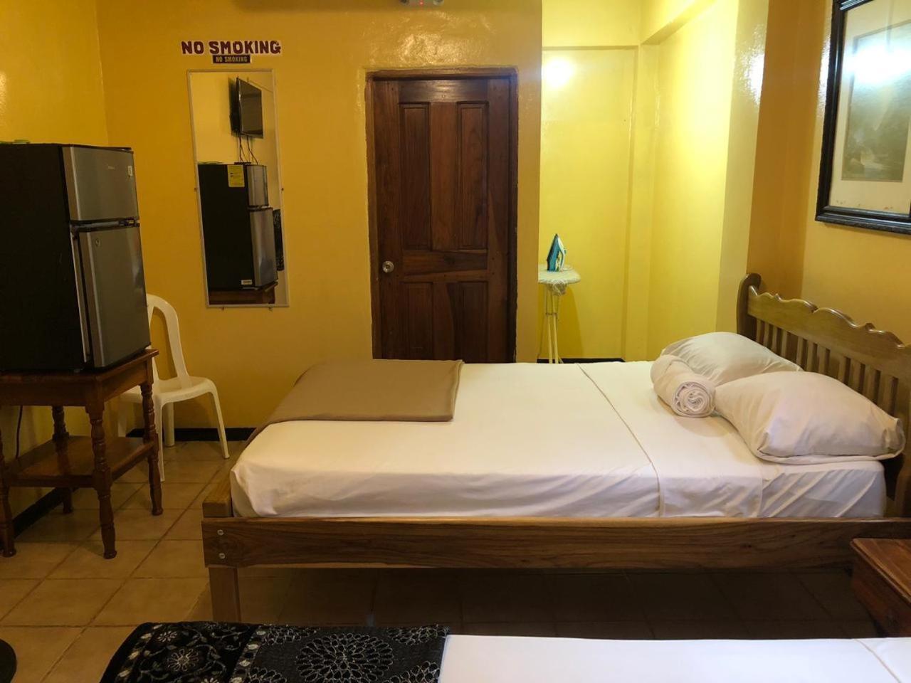 Chaleanor Hotel Dangriga Exterior photo