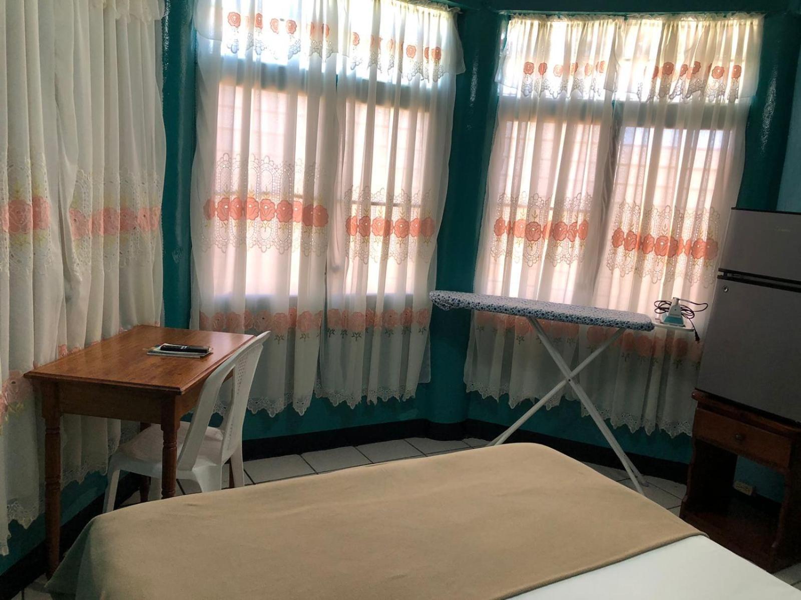 Chaleanor Hotel Dangriga Exterior photo