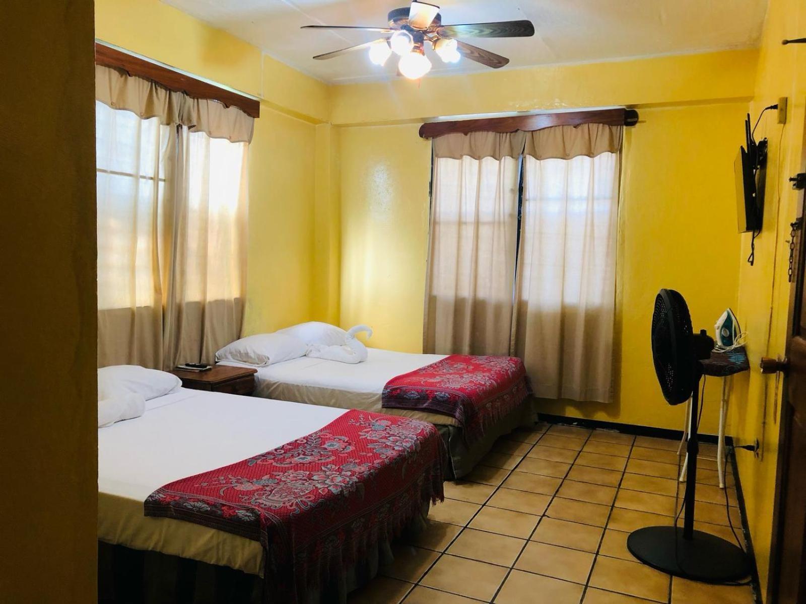 Chaleanor Hotel Dangriga Exterior photo
