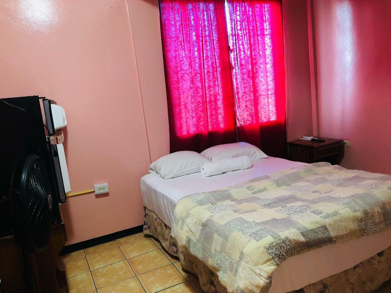 Chaleanor Hotel Dangriga Exterior photo