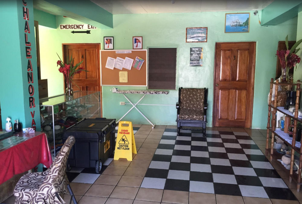 Chaleanor Hotel Dangriga Exterior photo
