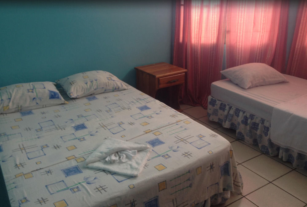 Chaleanor Hotel Dangriga Exterior photo