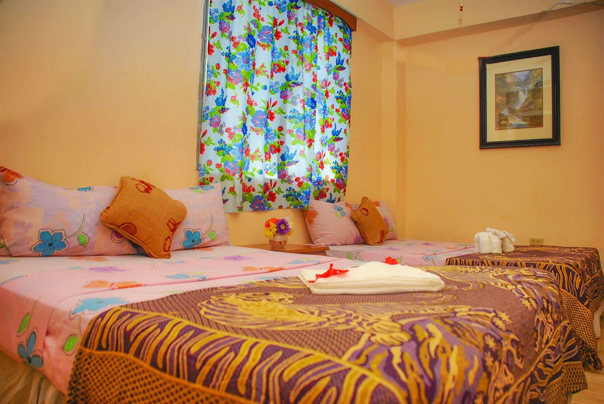 Chaleanor Hotel Dangriga Exterior photo